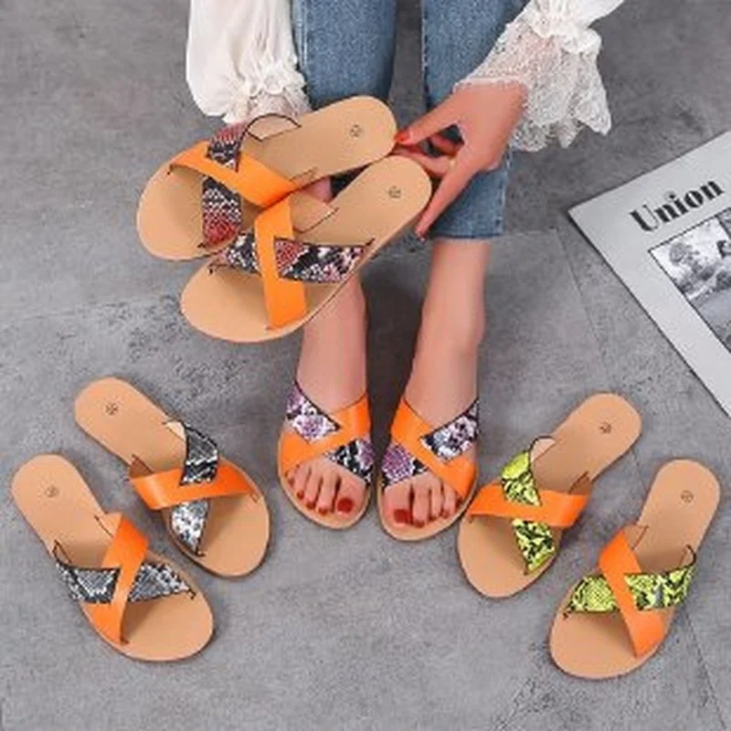 Сланцы женские с открытым носком, удобные уличные сандалии на плоской подошве, модные пляжные туфли, размер 43, лето 2022 
Сланцы женские с открытым носком, удобные уличные сандалии на плоской подошве, модные пляжные туфли, размер 43, лето 2022