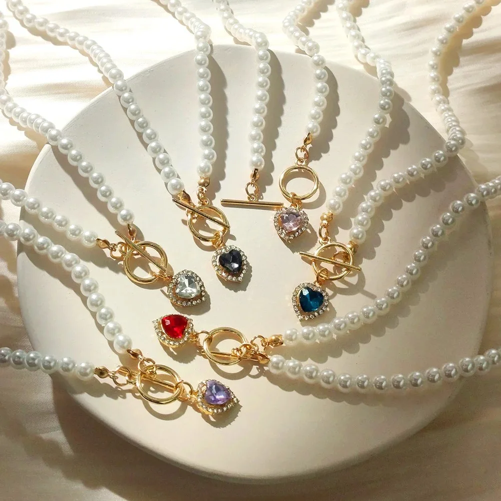 Korean Fashion Heart Pendant Pearl Necklace Bead Choker Necklace Female Boho Y2K Jewelry Gift
Korean Fashion Heart Pendant Pearl Necklace Bead Choker Necklace Female Boho Y2K Jewelry Gift
