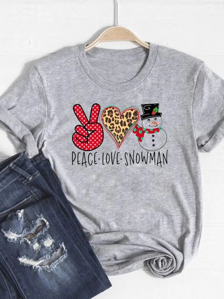 Стильная трендовая женская футболка с изображением снеговика и сердца на Рождество, одежда на новый год, модная футболка, футболка с графич...
Стильная трендовая женская футболка с изображением снеговика и сердца на Рождество, одежда на новый год, модная футболка, футболка с графич...