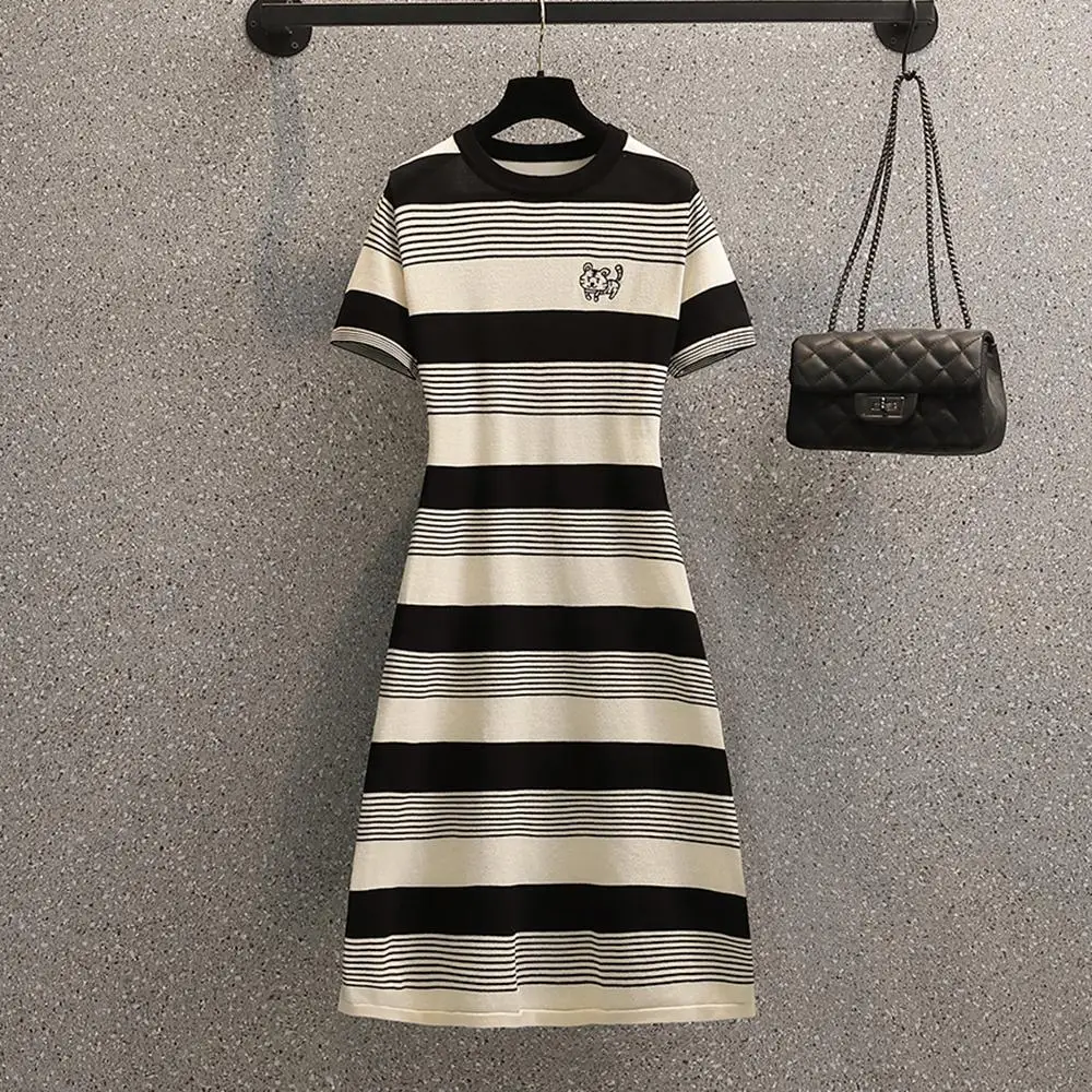 Summer vintage embroidery knitting sweater dress 2022 short sleeve o neck Stripe slim elegant casual long dresses vestidos
Summer vintage embroidery knitting sweater dress 2022 short sleeve o neck Stripe slim elegant casual long dresses vestidos