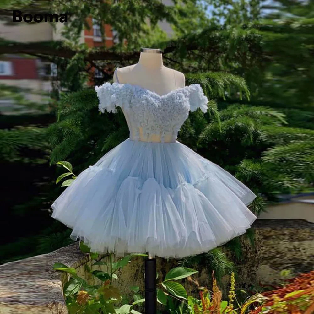 

Booma Baby Blue Fluffy Tulle Mini Homecoming Dresses Off-the-Shoulder Illusion Above Knee A-Line Prom Gowns Short Party Dresses