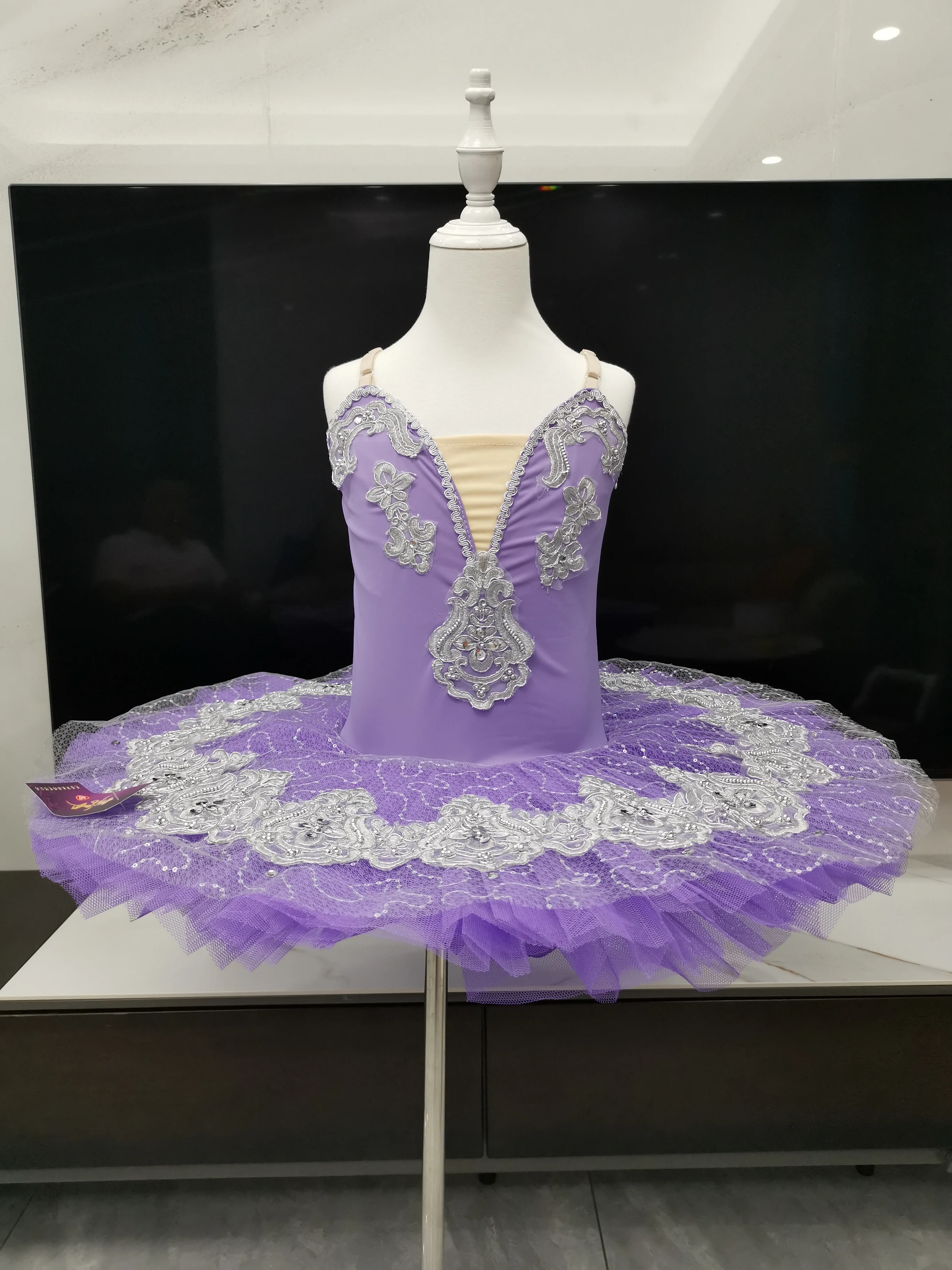 Purple Adult Kids Professional Ballet Tutu For Girls Swan Lake Pancake Tutu Ballerina Girl Costume Ballet Dress For Girls Women
Purple Adult Kids Professional Ballet Tutu For Girls Swan Lake Pancake Tutu Ballerina Girl Costume Ballet Dress For Girls Women