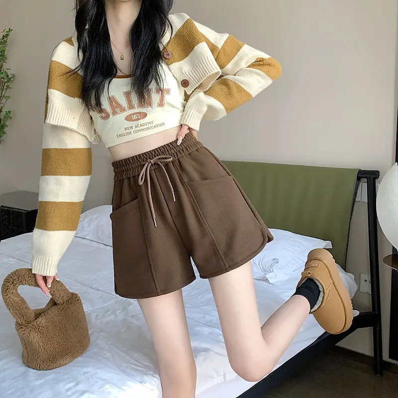 Shorts Women Summer Elastic High Waist Loose Solid Casual Korean Style Fashion Streetwear Female Pocket Short Trousers W136
Shorts Women Summer Elastic High Waist Loose Solid Casual Korean Style Fashion Streetwear Female Pocket Short Trousers W136