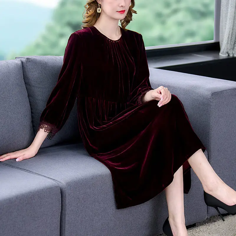 

Женское бархатное платье средней длины, красное свободное платье с длинным рукавом и круглым вырезом в корейском ретро-стиле, большие размеры, модель T774 на осень, 2022