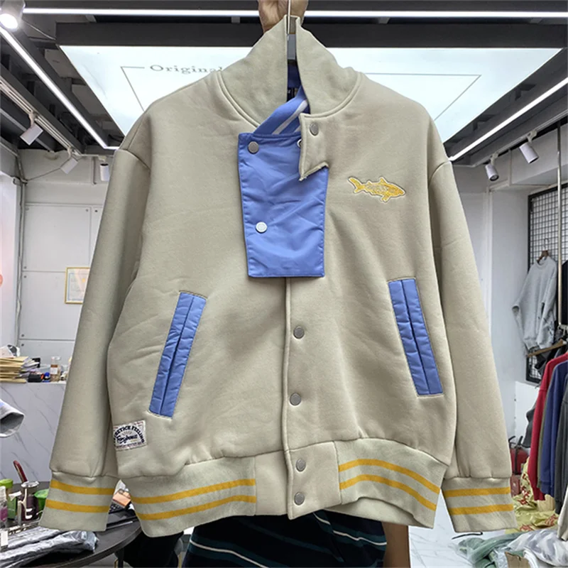 Vintage Irregular Double Neck Jacket Bomber Men Women Embroidery Letters Loose Plush Jacket Coats Heavy Fabric Warmth Top
Vintage Irregular Double Neck Jacket Bomber Men Women Embroidery Letters Loose Plush Jacket Coats Heavy Fabric Warmth Top