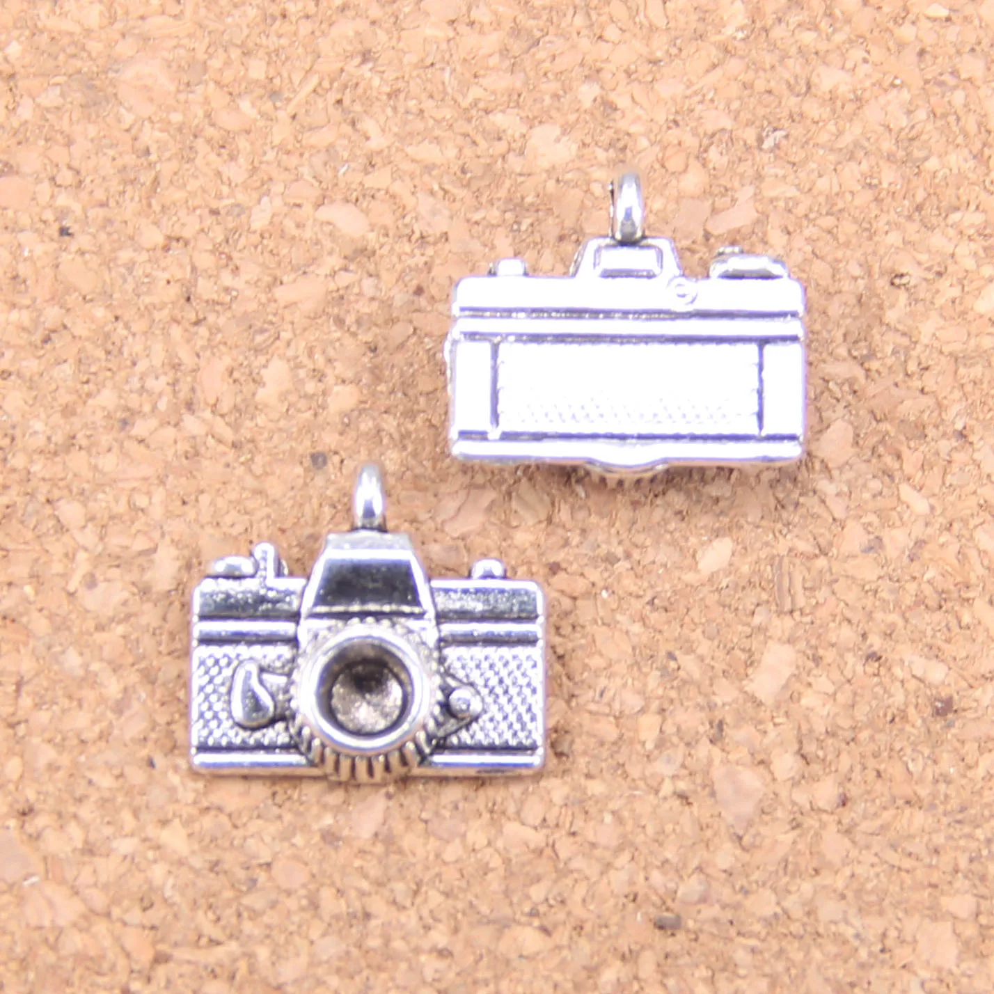 72pcs Charms camera 15x14mm Antique Pendants,Vintage Tibetan Silver Jewelry,DIY for bracelet necklace
72pcs Charms camera 15x14mm Antique Pendants,Vintage Tibetan Silver Jewelry,DIY for bracelet necklace