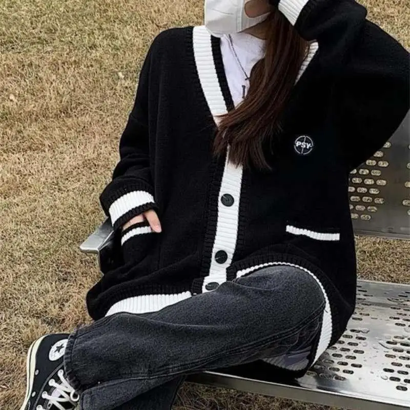 Korean Style Black Knitted Cardigan Sweater Women Oversize Fashion Single Breasted Knitwear Jackets Autumn Jumper Coat
Korean Style Black Knitted Cardigan Sweater Women Oversize Fashion Single Breasted Knitwear Jackets Autumn Jumper Coat