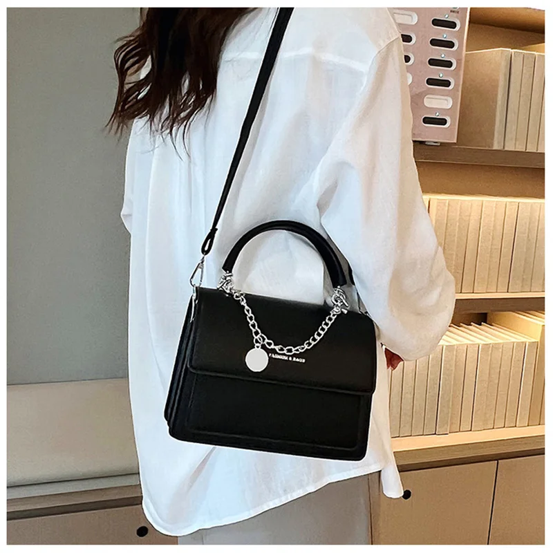 Women Crossbody Shoulder Bag Tote Trend Chain Pendant Luxury Designer Handbag PU Daily Messenger Cross Body Phone Purse Shopper
Women Crossbody Shoulder Bag Tote Trend Chain Pendant Luxury Designer Handbag PU Daily Messenger Cross Body Phone Purse Shopper