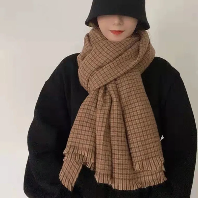 Женские теплые толстые клетчатые зимние шали и палантины из искусственного кашемира с рисунком «гусиные лапки», женский длинный шарф с короткой кисточкой
Женские теплые толстые клетчатые зимние шали и палантины из искусственного кашемира с рисунком «гусиные лапки», женский длинный шарф с короткой кисточкой