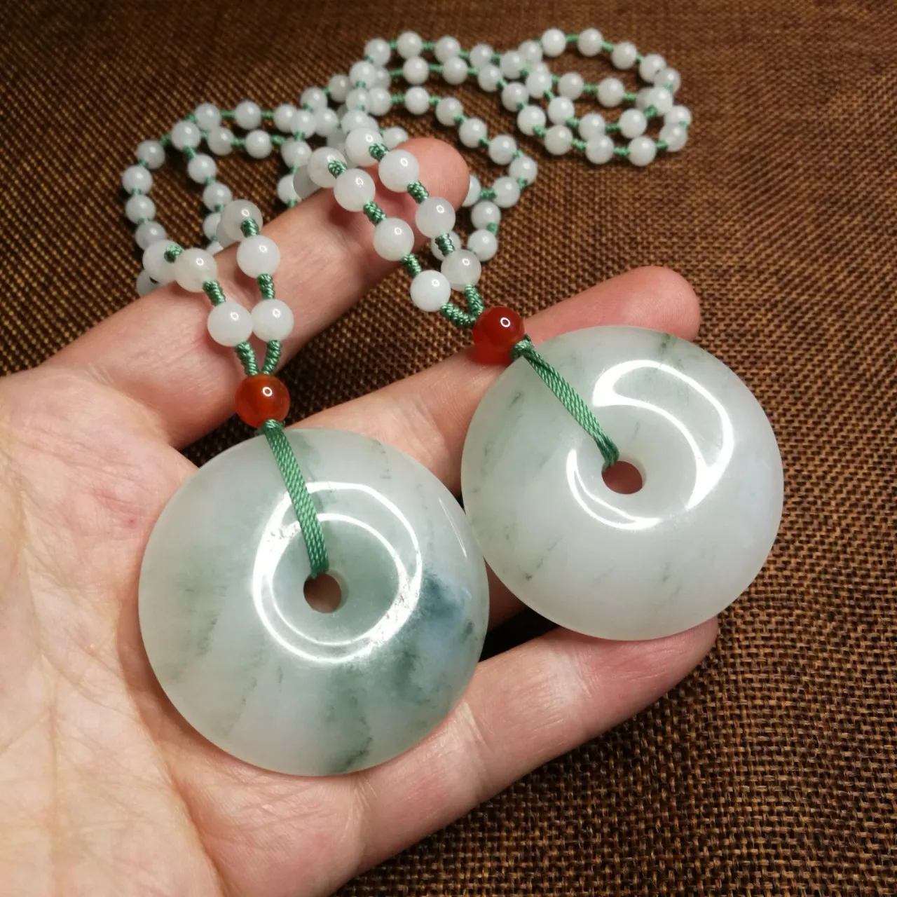 Подвеска из натурального белого нефрита пончик ожерелье из бисера цепочка для свитера женские ювелирные изделия из Мьянмы Jadeite круглые оже... 
Подвеска из натурального белого нефрита пончик ожерелье из бисера цепочка для свитера женские ювелирные изделия из Мьянмы Jadeite круглые оже...