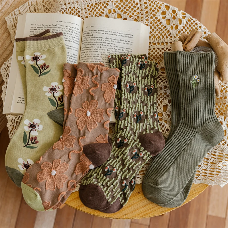 Socks For Women New Autumn Winter Fashion Casual Cotton Socks Female Breathable Cute Flower Embroidery Retro Crew Socks Soft
Socks For Women New Autumn Winter Fashion Casual Cotton Socks Female Breathable Cute Flower Embroidery Retro Crew Socks Soft