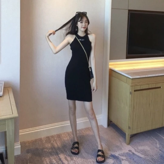 Женское трикотажное платье с коротким рукавом, Черное Трикотажное Платье на бретелях с круглым вырезом, лето 2022
Женское трикотажное платье с коротким рукавом, Черное Трикотажное Платье на бретелях с круглым вырезом, лето 2022