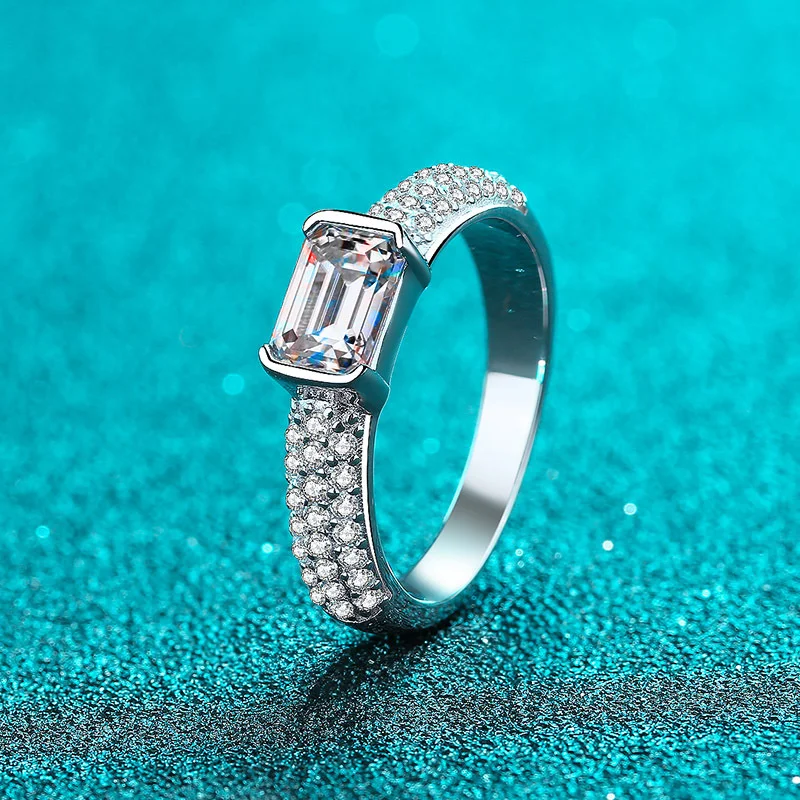 100% Real 925 Sterling Silver Female Plated Pt950 Gold Redian Emerald Cut Rectangular Shaped Moissanite Diamond Ring
100% Real 925 Sterling Silver Female Plated Pt950 Gold Redian Emerald Cut Rectangular Shaped Moissanite Diamond Ring