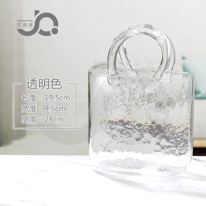 Стеклянная ваза в европейском стиле
Стеклянная ваза в европейском стиле