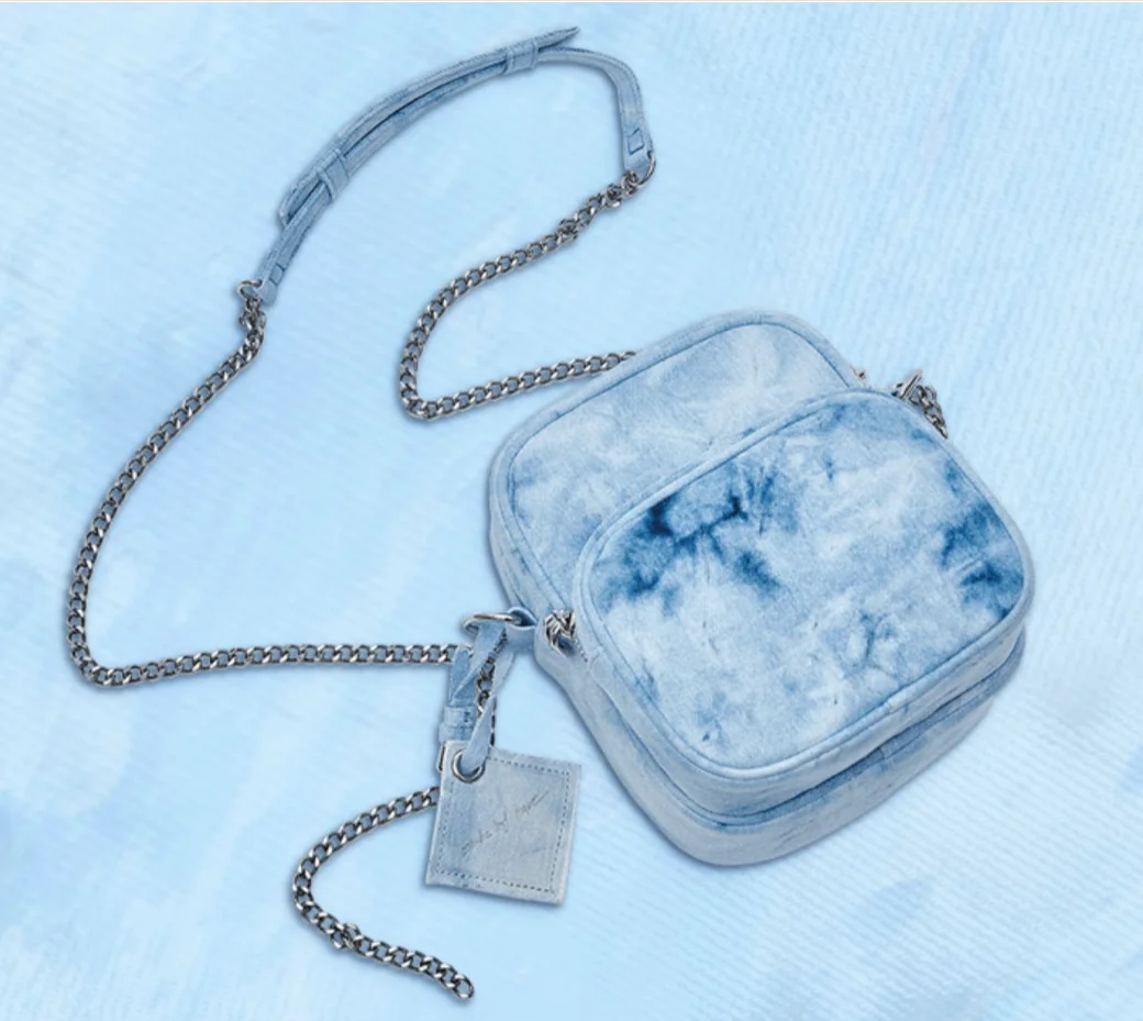 KPOP bangtan boys J HOPE tie-dye backpack student shoulder bag star with the same style girl bag messenger bag birthday gift JIN
KPOP bangtan boys J HOPE tie-dye backpack student shoulder bag star with the same style girl bag messenger bag birthday gift JIN