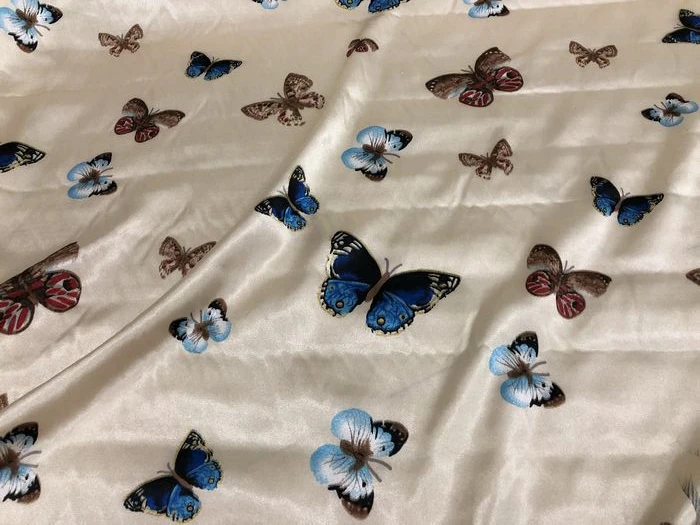 

Шелковая атласная ткань из химического волокна для весны и лета, глянцевая бежевая атласная Модная ткань с рисунком бабочки