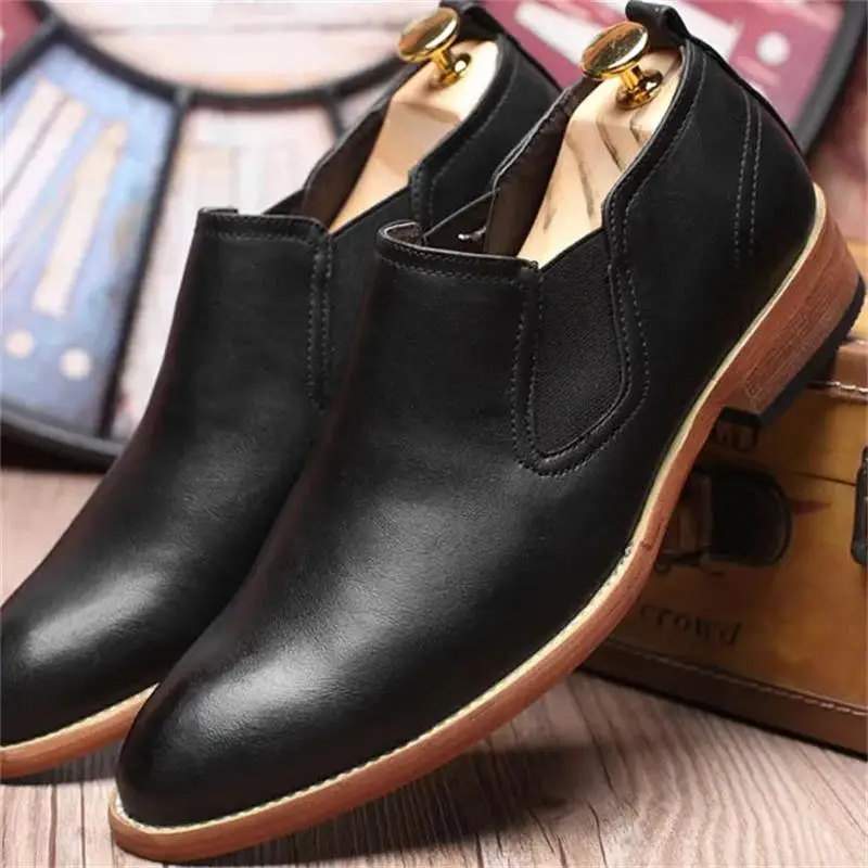 Men's Leather Shoes Are Comfortable And Breathable. New One Foot Pointed Business Formal Casual Men's Shoes In Spring And Autumn
Men's Leather Shoes Are Comfortable And Breathable. New One Foot Pointed Business Formal Casual Men's Shoes In Spring And Autumn