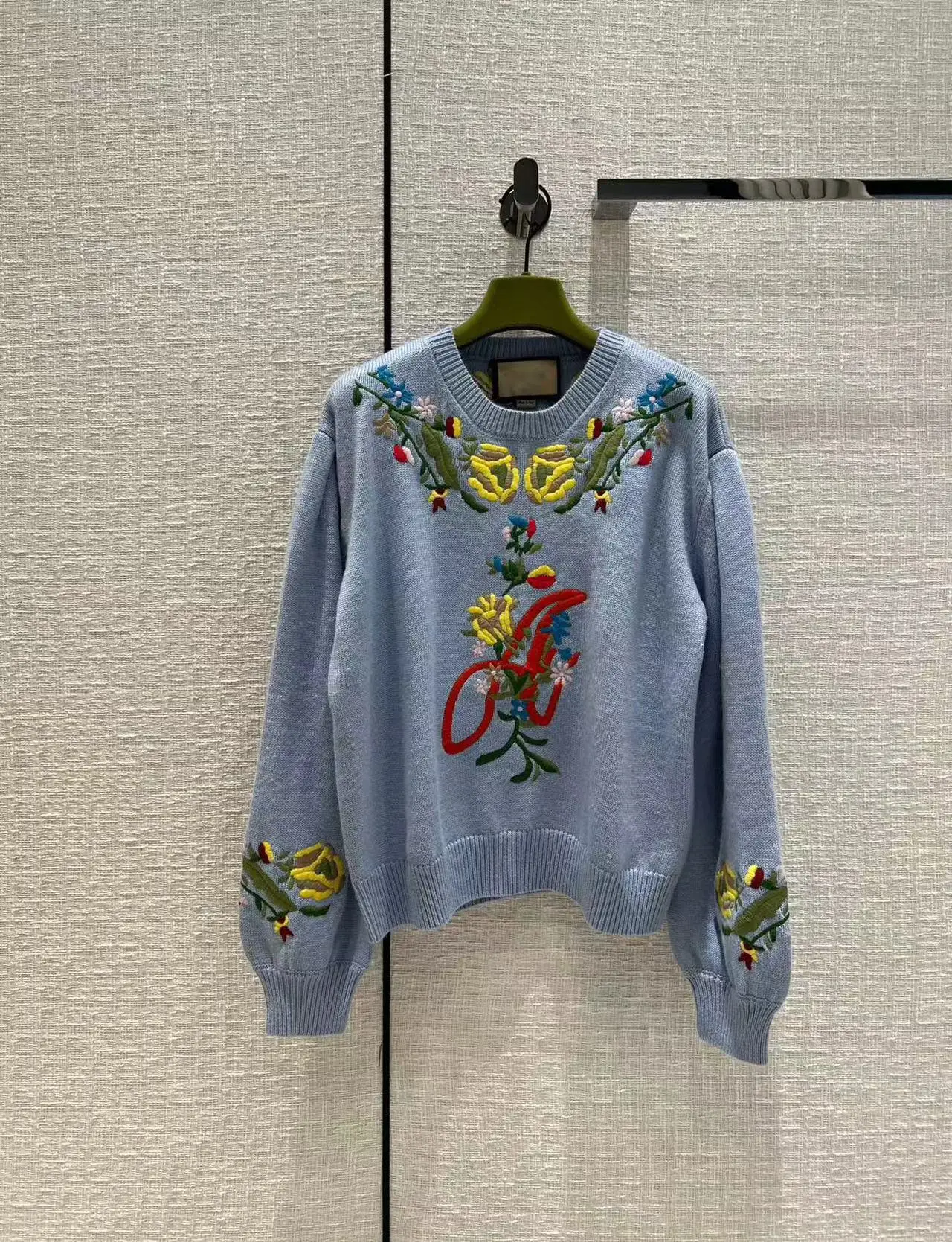 High Quality Runway Design Sweater Women 2022 Summer Knitted Floral Embroidery Femme Pullover Long Sleeves Sweater
High Quality Runway Design Sweater Women 2022 Summer Knitted Floral Embroidery Femme Pullover Long Sleeves Sweater