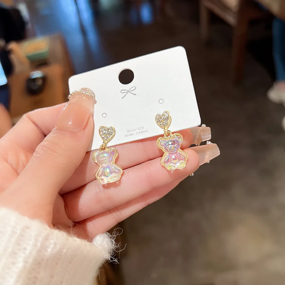 S925 silver needle love bear earrings new trendy fashion all-match temperament earrings high-end ins jewelry wholesale women
S925 silver needle love bear earrings new trendy fashion all-match temperament earrings high-end ins jewelry wholesale women
