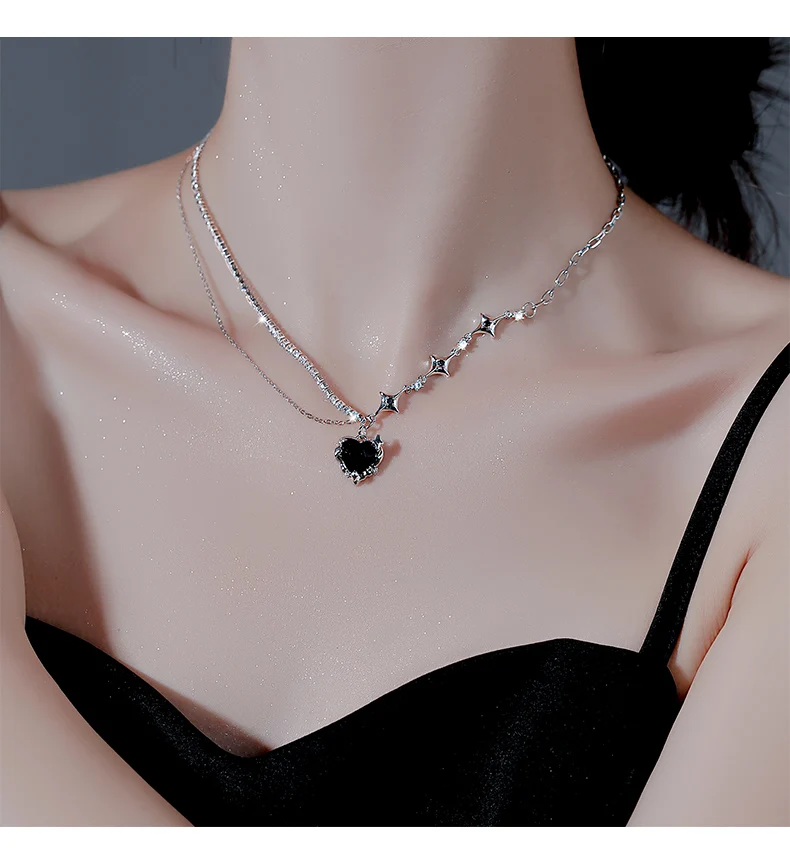 

Sweet spicy cool girl with diamonds love necklace female models 2023 new explosive models clavicle chain personality niche senio