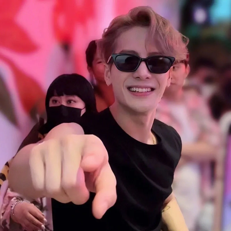 Yuumi Loti солнцезащитные очки для женщин и мужчин черные очки кошачий глаз MGlasses шпионские модные большие роскошные дизайнерские брендовые в Корейском стиле Дженни
Yuumi Loti солнцезащитные очки для женщин и мужчин черные очки кошачий глаз MGlasses шпионские модные большие роскошные дизайнерские брендовые в Корейском стиле Дженни