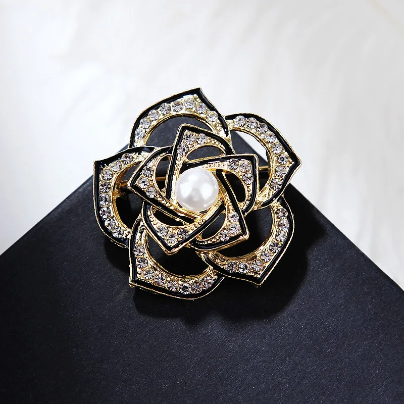 Luxury Rhinestone Camellia Brooches For Women Vintage Pearl Flower Pin Clothing Suit Coat Jewelry Accessories Girls Gifts 
Luxury Rhinestone Camellia Brooches For Women Vintage Pearl Flower Pin Clothing Suit Coat Jewelry Accessories Girls Gifts