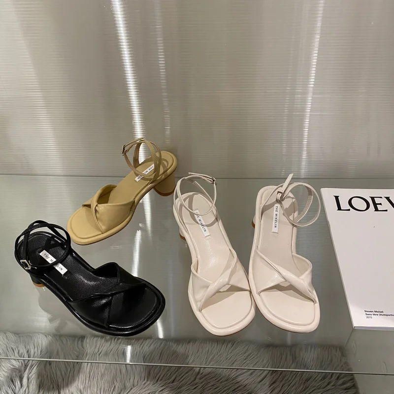 Summer Design Women Sandals Fashion Platform Flat Heel Outdoor Ankle Strap Casual Beach Sandalias Sandals Women Fashion Shoes
Summer Design Women Sandals Fashion Platform Flat Heel Outdoor Ankle Strap Casual Beach Sandalias Sandals Women Fashion Shoes