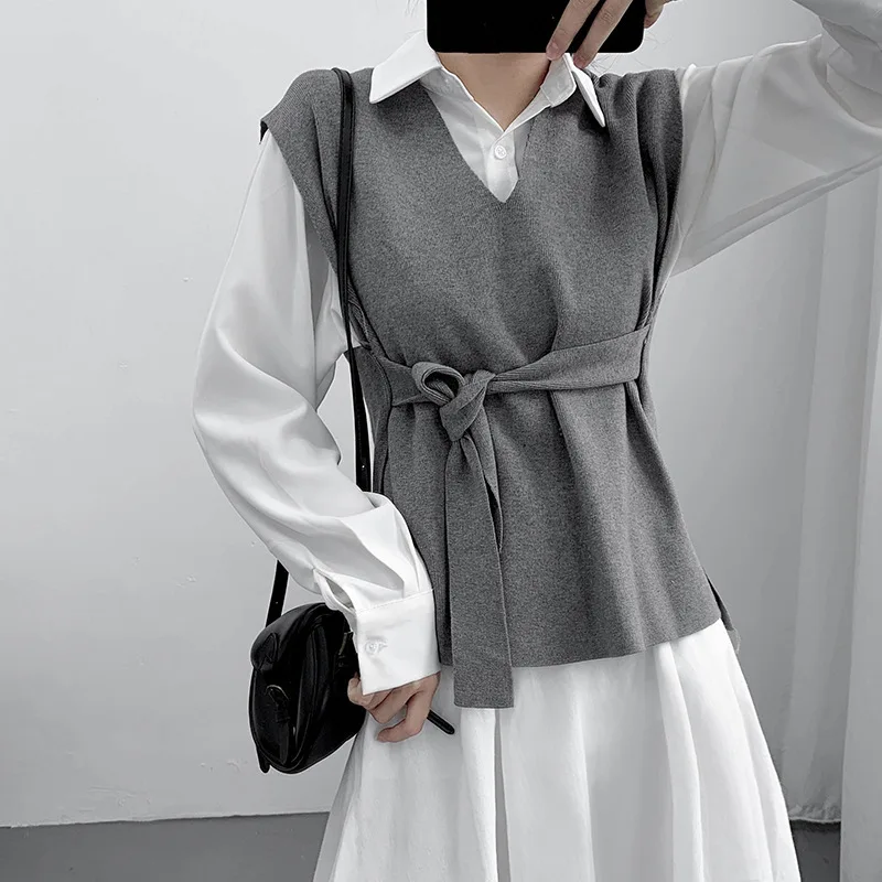 2021 spring and autumn new V-Neck Sweater Vest women's lace up pullover, sleeveless outside and fashionable vest sweater inside
2021 spring and autumn new V-Neck Sweater Vest women's lace up pullover, sleeveless outside and fashionable vest sweater inside