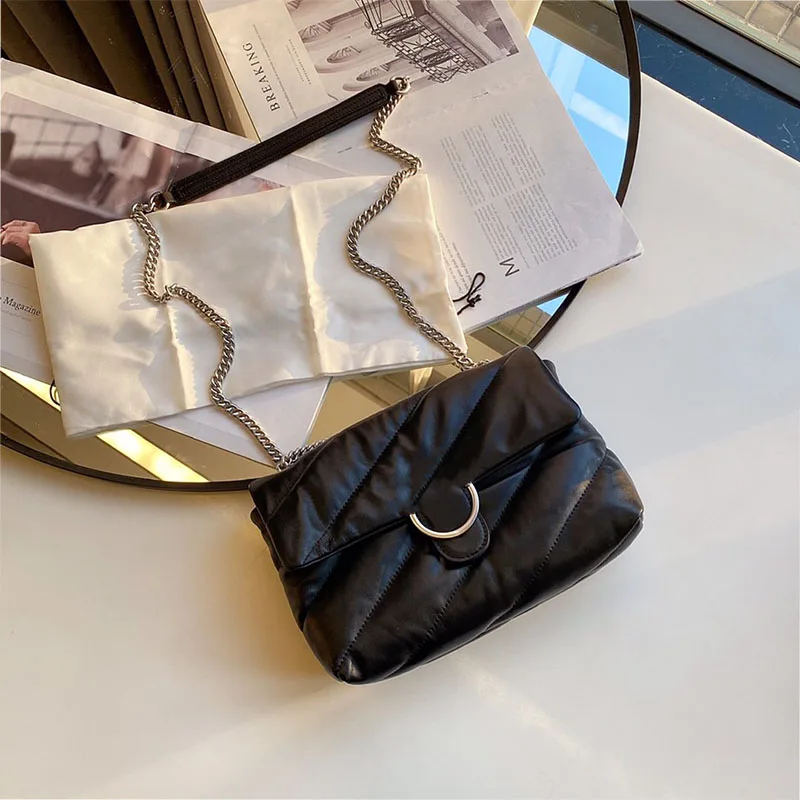 Shoulder bag women sheepskin material soft pillow purse chains crossbody girl bag black red green striped style 2 sizes
Shoulder bag women sheepskin material soft pillow purse chains crossbody girl bag black red green striped style 2 sizes