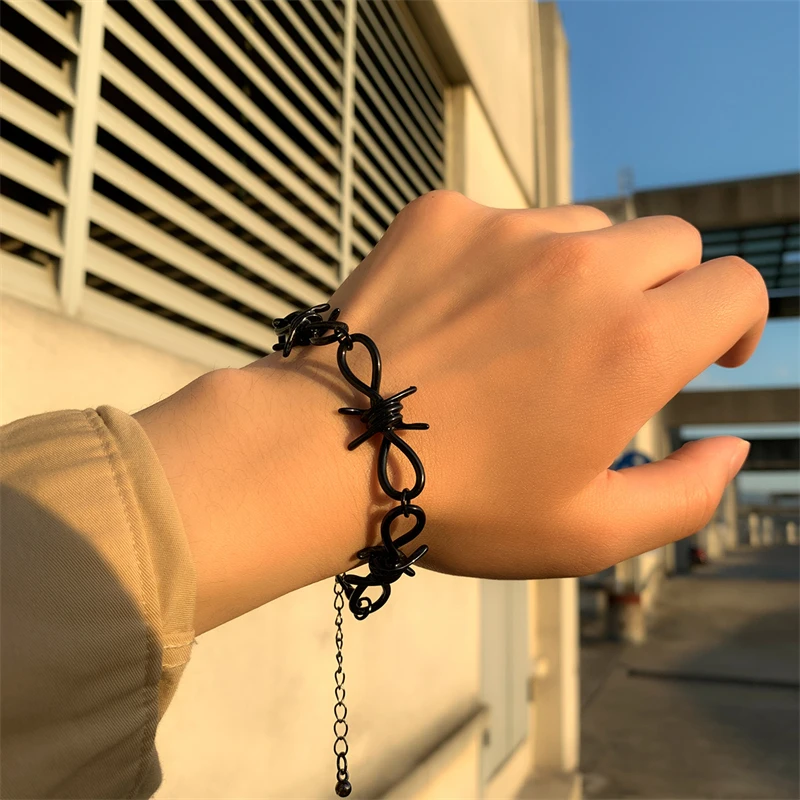 Trend Exaggerated Ins Wind Mens Pure Black Irregular Bracelet Hip-hop Wind Exquisite Thorns Chain Gift Jewelry Dropshipping
Trend Exaggerated Ins Wind Mens Pure Black Irregular Bracelet Hip-hop Wind Exquisite Thorns Chain Gift Jewelry Dropshipping