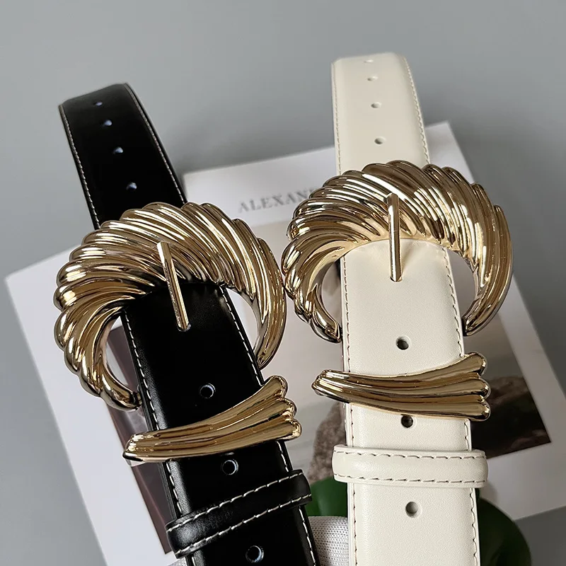 The new wide metal belt for women matching with suit trench coat and woolen coat grand brand
The new wide metal belt for women matching with suit trench coat and woolen coat grand brand