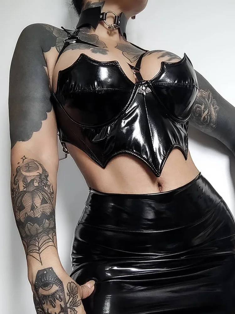 Vintage Gothic Summer PU Black Camis Women Punk Grunge Sleeveless Sexy Halter Crop Top Streetwear Aesthetic Hollow Out Camisole
Vintage Gothic Summer PU Black Camis Women Punk Grunge Sleeveless Sexy Halter Crop Top Streetwear Aesthetic Hollow Out Camisole