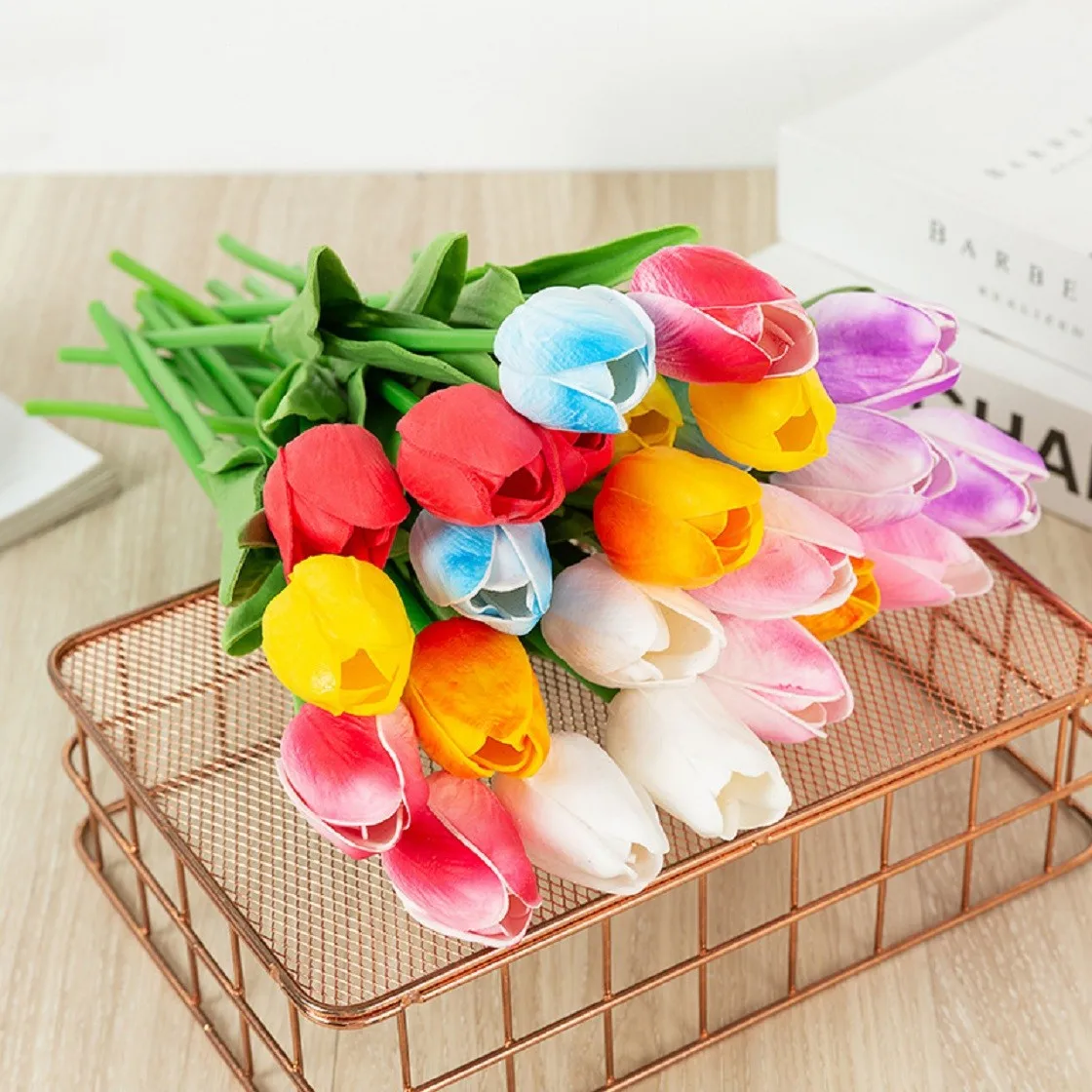 Imitation mini tulip artificial flower home decoration living room flower arrangement material hand-sense PU wedding decor
Imitation mini tulip artificial flower home decoration living room flower arrangement material hand-sense PU wedding decor