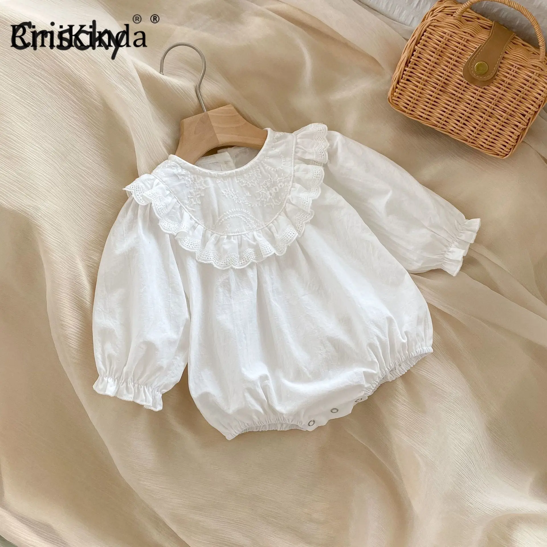 RiniKinda 2022 Baby Girl Toddler Romper Retro Cotton Lace Newborn Baby Girl Clothes Pure Color Infant Triangle Onesie Crawl Suit
RiniKinda 2022 Baby Girl Toddler Romper Retro Cotton Lace Newborn Baby Girl Clothes Pure Color Infant Triangle Onesie Crawl Suit