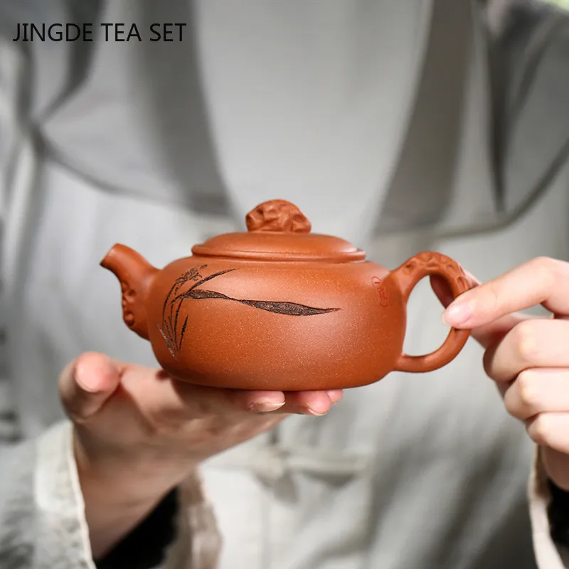 Antique Yixing Purple Clay Tea Pot Classic Raw Ore Section Mud Tea Maker Hand Painted Teapot Customized Boutique Teaware 250ml
Antique Yixing Purple Clay Tea Pot Classic Raw Ore Section Mud Tea Maker Hand Painted Teapot Customized Boutique Teaware 250ml