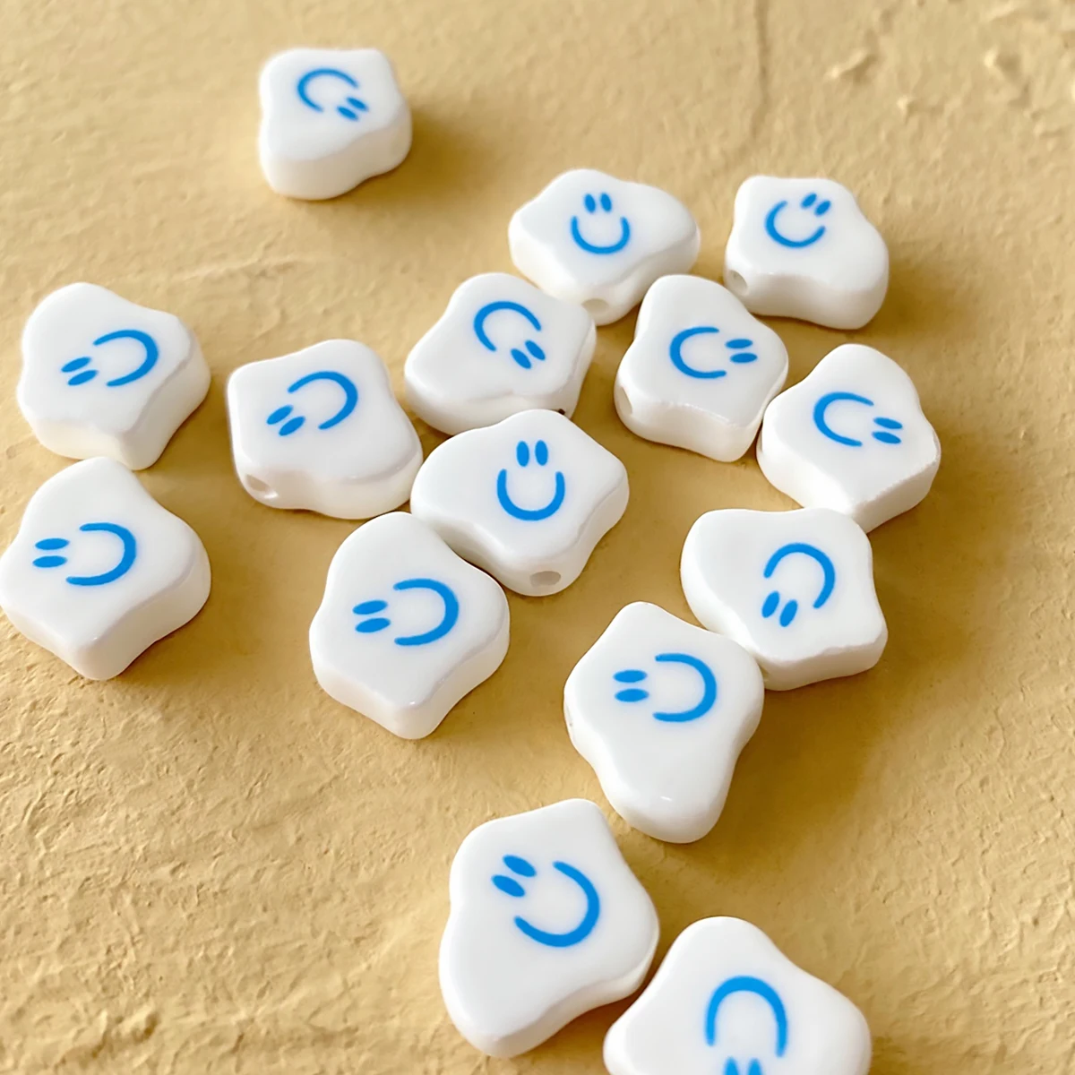 14x17mm White Clouds Blue Smile Face Ceramic Beads For Jewelry Making Loose DIY Bracelet Necklace Earring Porcelain Bead
14x17mm White Clouds Blue Smile Face Ceramic Beads For Jewelry Making Loose DIY Bracelet Necklace Earring Porcelain Bead