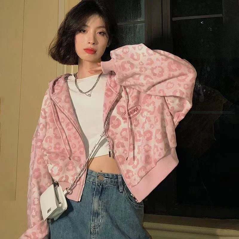 Sweet Pink Leopard Print Short Zipper Sweatshirt Top Women Loose Vintage Casual Streetwear Girl Hoodie Fashion Jacket Pullover
Sweet Pink Leopard Print Short Zipper Sweatshirt Top Women Loose Vintage Casual Streetwear Girl Hoodie Fashion Jacket Pullover