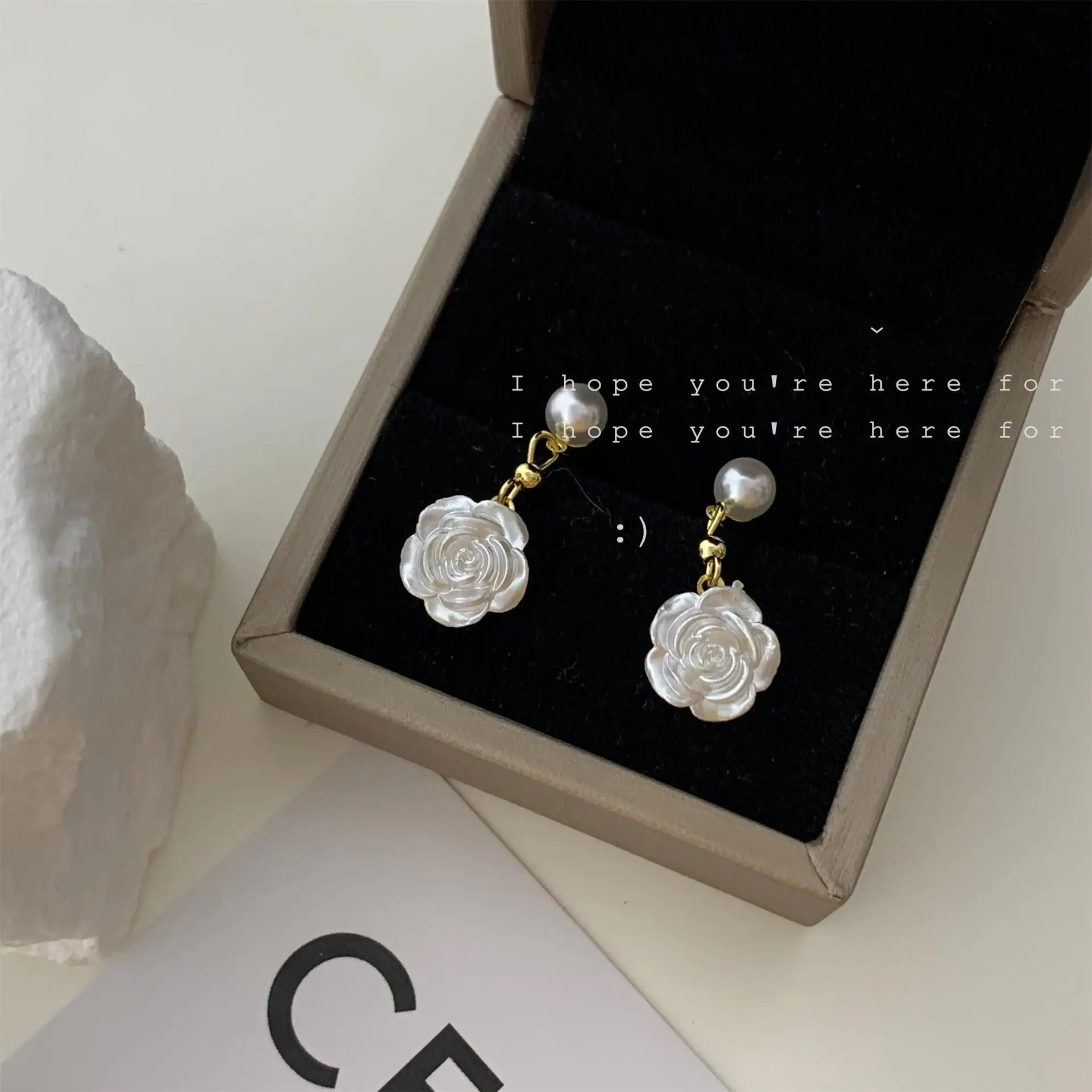Luxury Design Women Retro Earrings s925 Silver Flower Shape Earrings Lady Fashion Accessories Mini Jewelry Girls Party Gifts
Luxury Design Women Retro Earrings s925 Silver Flower Shape Earrings Lady Fashion Accessories Mini Jewelry Girls Party Gifts