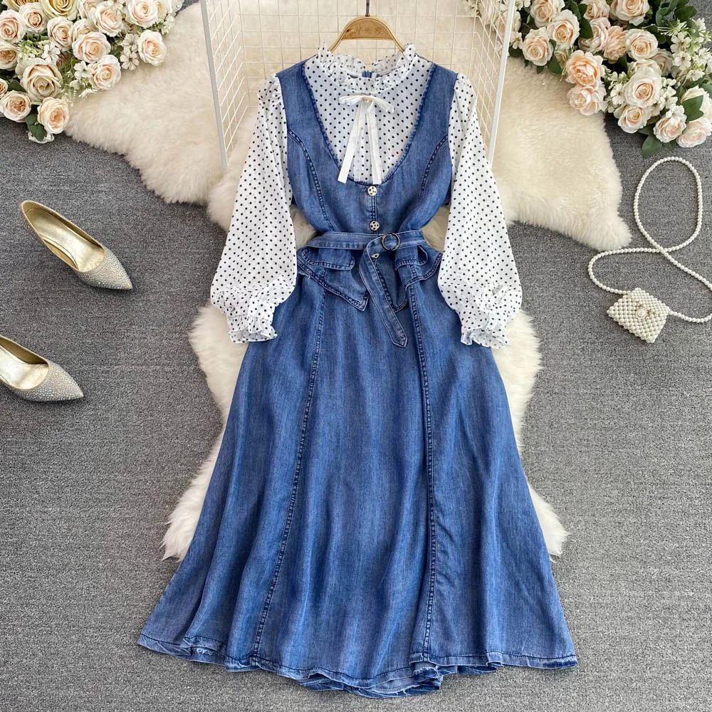 Autumn High-end Light Luxury Stand-up Collar Fungus Edge Polka Dot Stitching Denim Waist A-line Dress
Autumn High-end Light Luxury Stand-up Collar Fungus Edge Polka Dot Stitching Denim Waist A-line Dress
