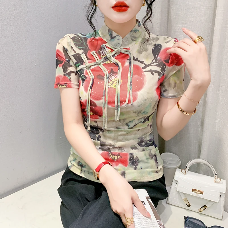 2023 Summer Fashionable National Style Buttoned Mandarin Collar Short Sleeve Printed T-Shirt Women's Undershirt Mesh Vintage Top
2023 Summer Fashionable National Style Buttoned Mandarin Collar Short Sleeve Printed T-Shirt Women's Undershirt Mesh Vintage Top