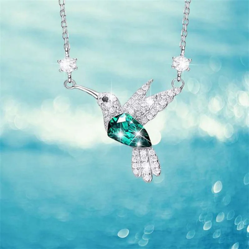 Fashion Blue Green Crystal Hummingbird Necklaces for Women Cute Animal Bird Pendant Choker Chain Wedding Banquet Jewelry Gift
Fashion Blue Green Crystal Hummingbird Necklaces for Women Cute Animal Bird Pendant Choker Chain Wedding Banquet Jewelry Gift