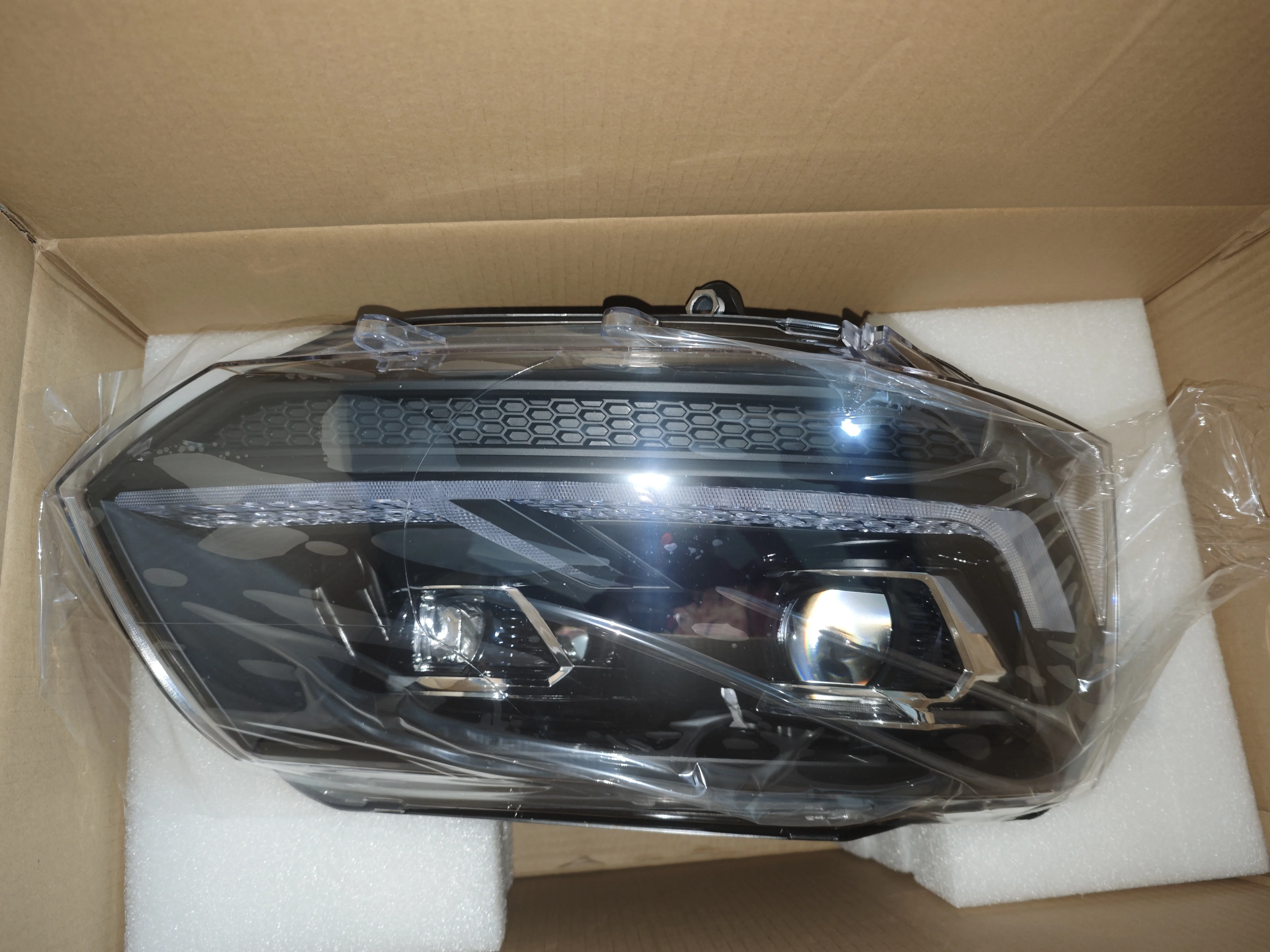 2 шт. AKD фара для VW Multivan T5 T6 LED 2010-2021, лампа DRL в сборе, обновленный сигнал, автоаксессуары
2 шт. AKD фара для VW Multivan T5 T6 LED 2010-2021, лампа DRL в сборе, обновленный сигнал, автоаксессуары