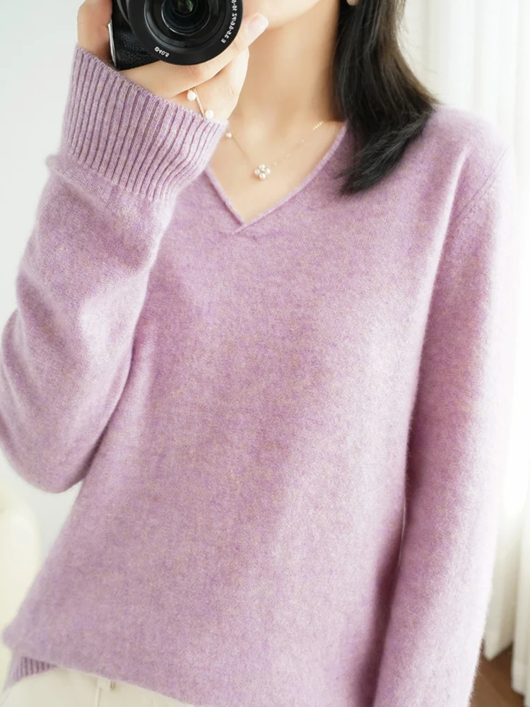 Autumn Winter New Solid Color Knitwear Long Sleeve Reverse Needle V-Neck Woolen Sweater Pullover Bottom Fashionable Loose Short
Autumn Winter New Solid Color Knitwear Long Sleeve Reverse Needle V-Neck Woolen Sweater Pullover Bottom Fashionable Loose Short