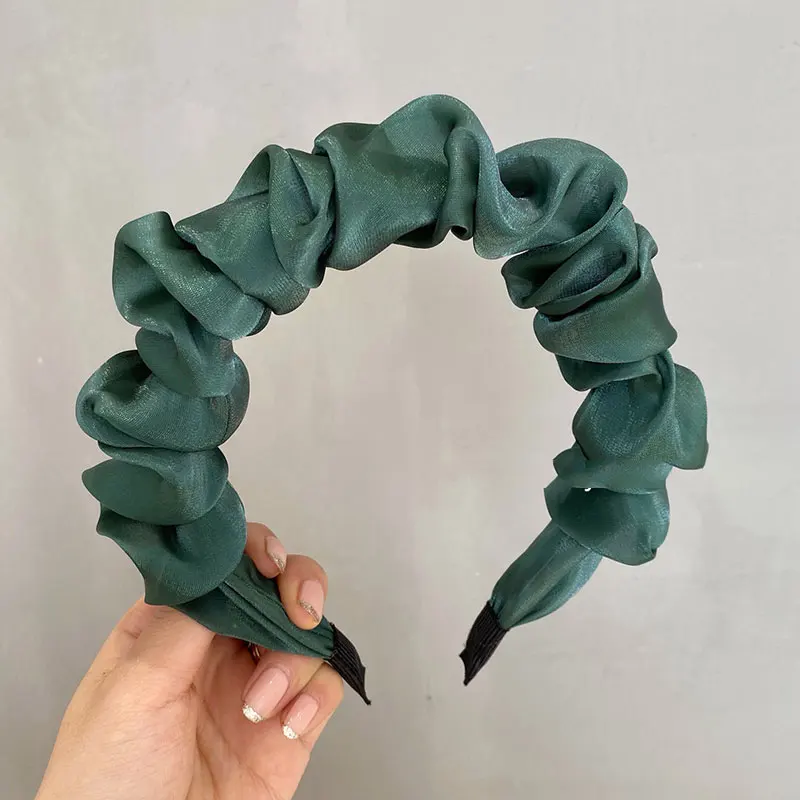 Solid Color Slik Padded Pleated Hairband for Women Fashion Scrunchy Headband Retro Hair Loop Female Hair Accessories 
Solid Color Slik Padded Pleated Hairband for Women Fashion Scrunchy Headband Retro Hair Loop Female Hair Accessories