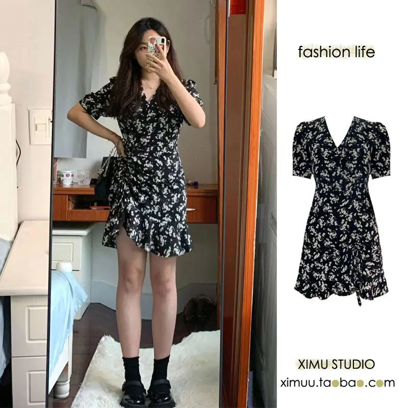 Женское платье с V-образным вырезом, маленькое черное тонкое платье с цветочным принтом в стиле ретро, Y2K, лето 2023 
Женское платье с V-образным вырезом, маленькое черное тонкое платье с цветочным принтом в стиле ретро, Y2K, лето 2023