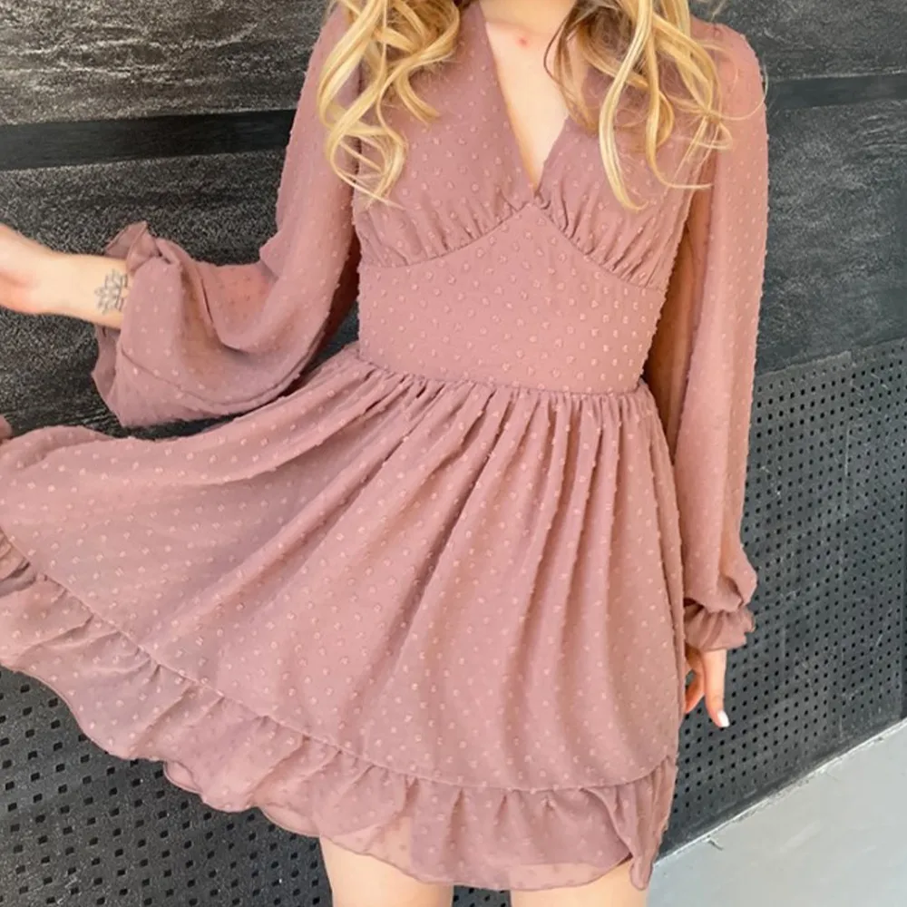 Dot Ruffles Deep V Neck Dress Solid Lantern Sleeve Dresses Women Summer Breathable Comfortable New A Line Mini Chiffon Dresses
Dot Ruffles Deep V Neck Dress Solid Lantern Sleeve Dresses Women Summer Breathable Comfortable New A Line Mini Chiffon Dresses