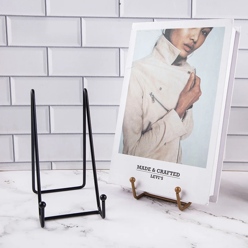 Iron Art Geometric Desktop Placement Stand Mobile Phone Book Newspaper Collection Storage Rack Magazine Display Holder Home Deco
Iron Art Geometric Desktop Placement Stand Mobile Phone Book Newspaper Collection Storage Rack Magazine Display Holder Home Deco