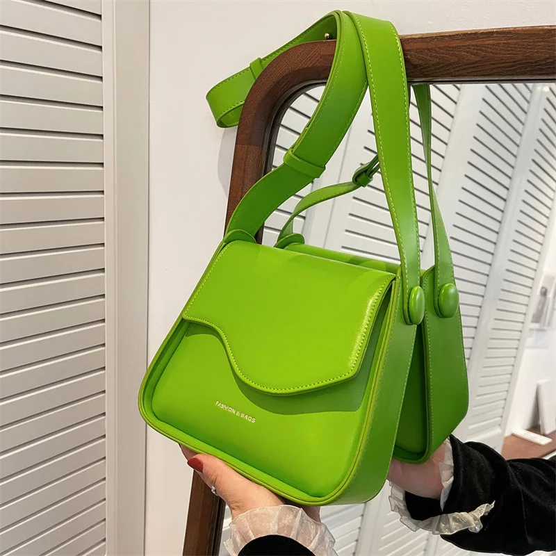 New Luxury Designer Bags Small PU Leather Flap Crossbody Bags for Women Fashion Summer Ladies Brand Shoulder Handbags and Purses 
New Luxury Designer Bags Small PU Leather Flap Crossbody Bags for Women Fashion Summer Ladies Brand Shoulder Handbags and Purses