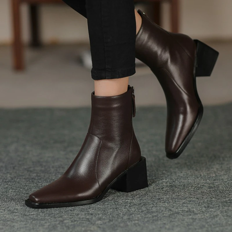 NEW Autumn/Winter Women Boots Square Toe Chunky Heel Shoes Women Genuine Leather Boots Zipper Short Boots Modern Boots for Women
NEW Autumn/Winter Women Boots Square Toe Chunky Heel Shoes Women Genuine Leather Boots Zipper Short Boots Modern Boots for Women