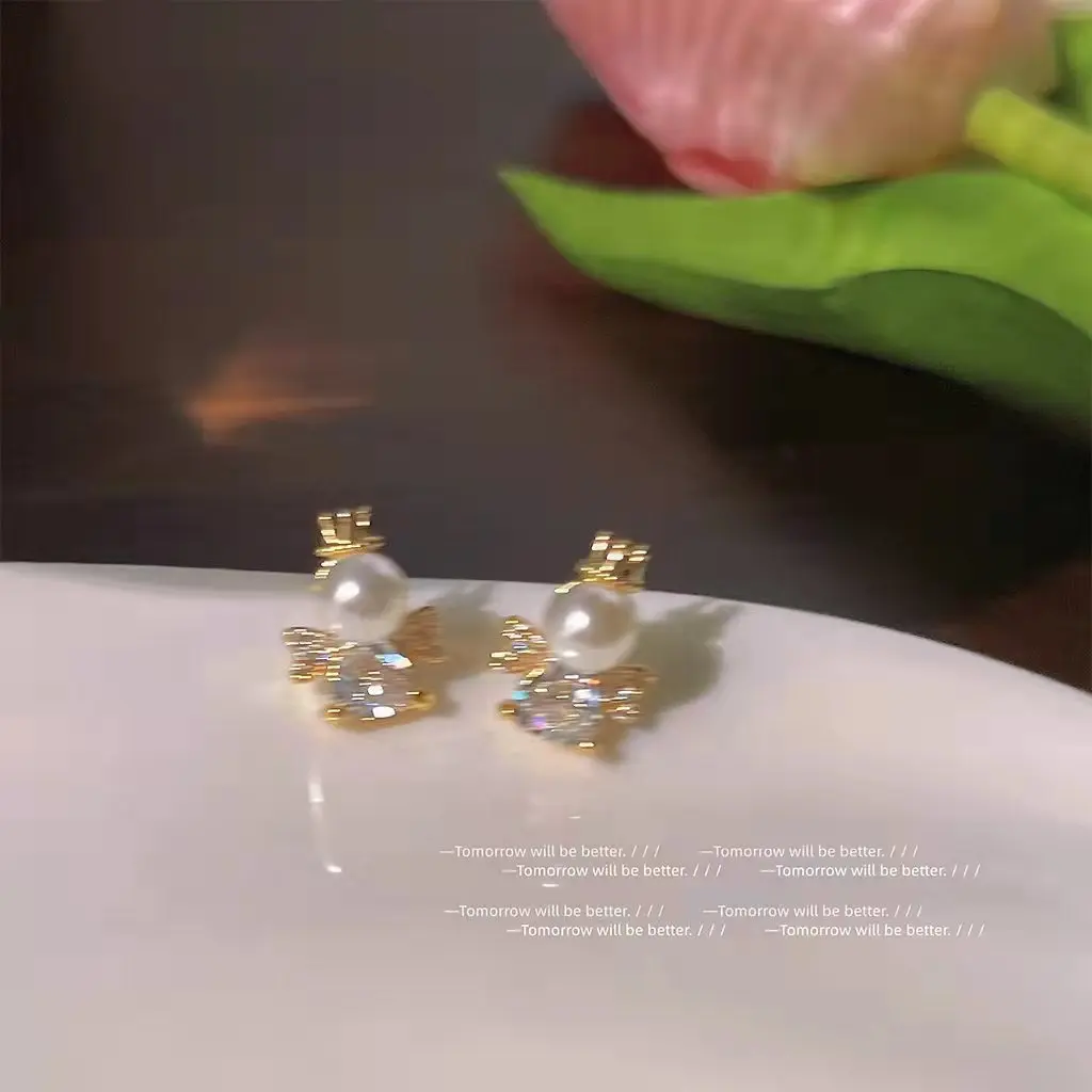 Mini Micro-Encrusted Zircon Earrings Silver Needle Plated 14K Little Angel Ear Studs Cute Temperament Daily Commuter Ear Jewelry
Mini Micro-Encrusted Zircon Earrings Silver Needle Plated 14K Little Angel Ear Studs Cute Temperament Daily Commuter Ear Jewelry